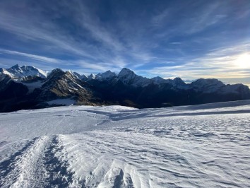 The Mahalangur Himal (encompassing the Everest and Makalu Regions)