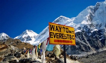 Luxury Everest Base Camp Trek vs. Normal Everest Base Camp Trek